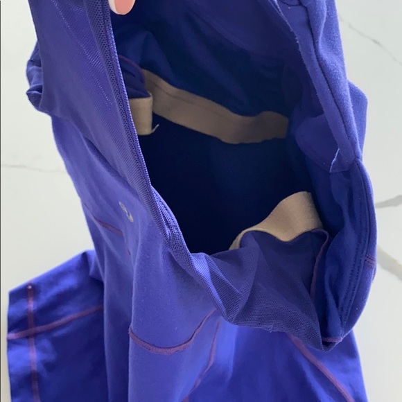 Lululemon tank size 6 - Picture 6 of 7